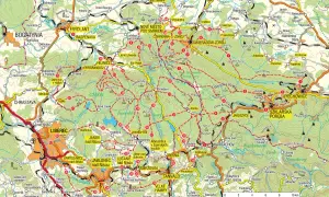Mapa Gór Izerskich: skutki gwałtownej mgły w górach izerskich jak nie stracić orientacji. Widoczne szlaki, miejscowości i wzniesienia.