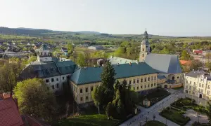 Sudety Międzylesie: najlepsze szlaki, noclegi i atrakcje turystyczne w górach