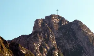 Kiedy postawiono krzyż na Giewoncie? Historia, która zaskakuje