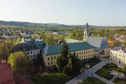 Sudety Międzylesie: najlepsze szlaki, noclegi i atrakcje turystyczne w górach