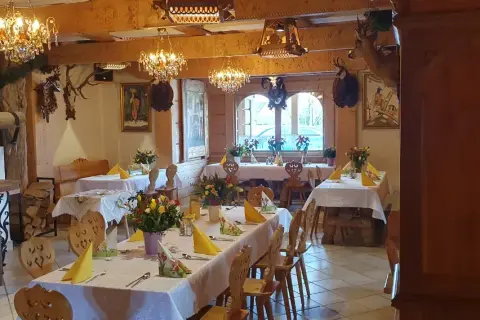 Najlepsze restauracje w Dolinie Kościeliskiej - kulinarna esencja Tatr