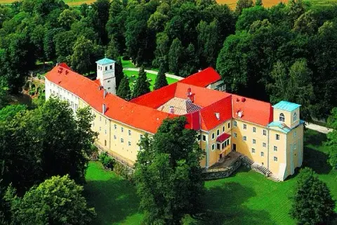 Trzebieszowice koło Lądka-Zdroju w Sudetach: atrakcje i tajemnice zamku
