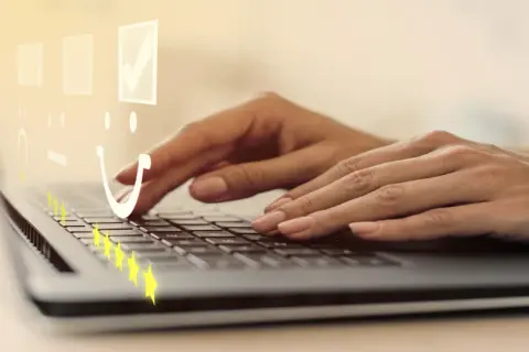 Jak rozpoznać fałszywe recenzje platform online w mediach społecznościowych (i gdzie znaleźć prawdziwe)