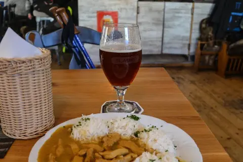 Menu schroniska w Dolinie Chochołowskiej: aktualne ceny dań i lista potraw