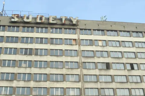 Hotel Sudety Wałbrzych: tajemnice opuszczonego gmachu i eksploracja wnętrz