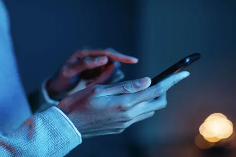 Odpowiedzialna rozrywka cyfrowa: 5 konkretnych kroków, które mogą podjąć platformy online