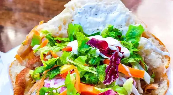 Co zjeść w Berlinie? Najlepsze restauracje, lokalne smaki i budżetowe opcje