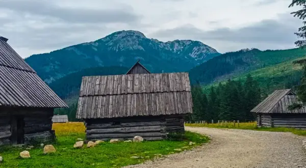 Jak znaleźć wejście do Doliny Chochołowskiej: lokalizacja i podstawowe info