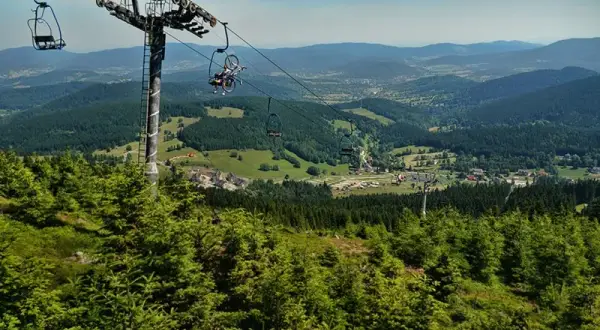 Sienna w Sudetach: kompletny przewodnik po atrakcjach i dojeździe