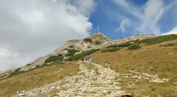 Jak dostać się na Giewont - sprawdzone trasy i transport z Zakopanego