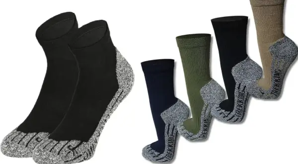 Różne kolory skarpetek trekkingowych. Zastanawiasz się, jakie skarpetki trekkingowe zapobiegają odparzeniom: wełna merino vs Coolmax?