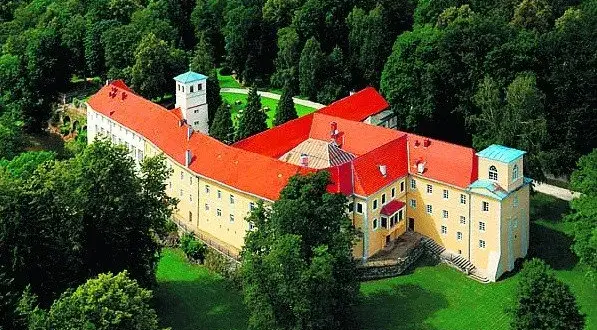 Trzebieszowice koło Lądka-Zdroju w Sudetach: atrakcje i tajemnice zamku