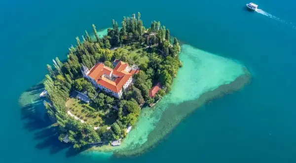 Najmniejsza wyspa na świecie - zaskakujące fakty o Hub Island