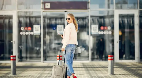 Najlepszy parking przy lotnisku Chopina – Jak go znaleźć tanio i bezpiecznie?