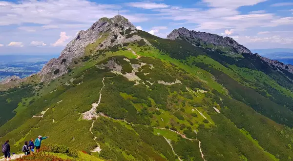 Najłatwiejszy szlak na Giewont: poznaj czas potrzebny na wejście