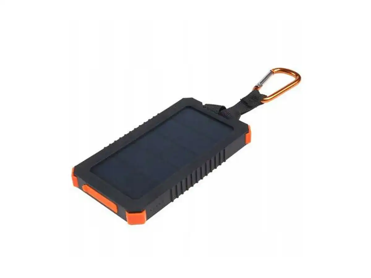 Czy powerbank z panelem słonecznym sprawdza się na szlaku? Ten wytrzymały powerbank z karabińczykiem jest gotowy na przygody.